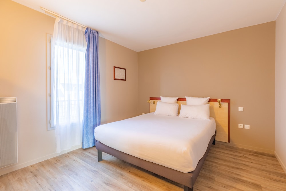 Family Apartment, 2 Bedrooms - Photo 1