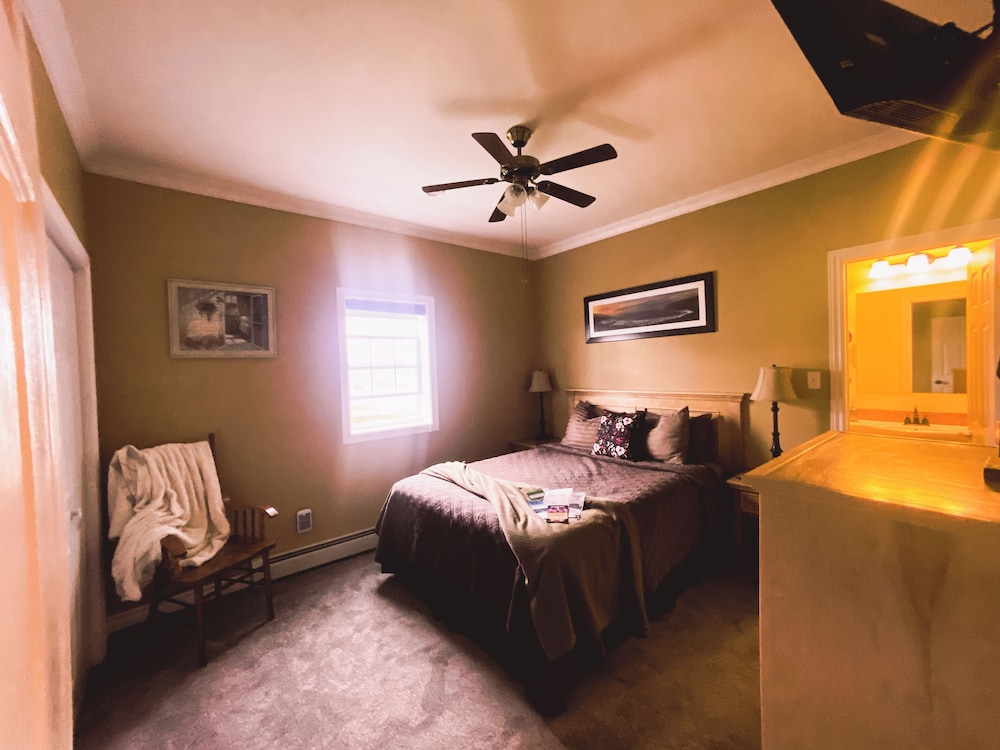 The Back Cove Room (Room 3) photo 1