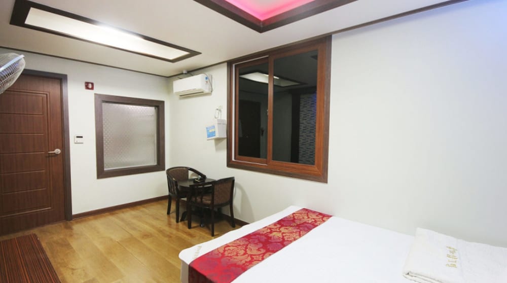 Standard Double Room photo 2