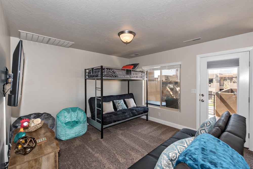 House, Multiple Beds, Mountain View (Fairway Oasis) photo 1
