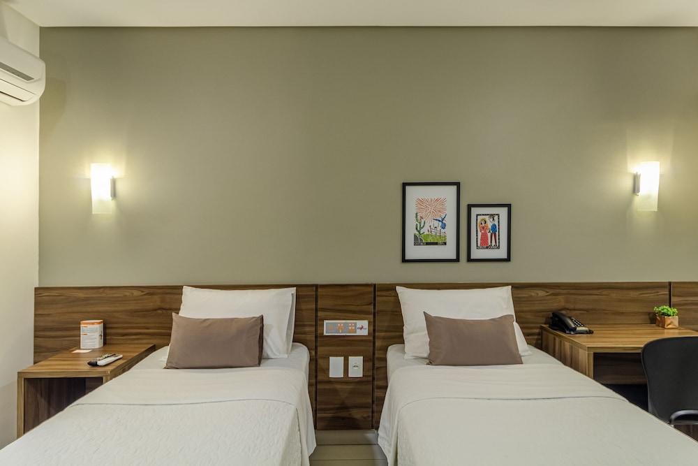 Luxury Single Room, 2 Twin Beds photo 3