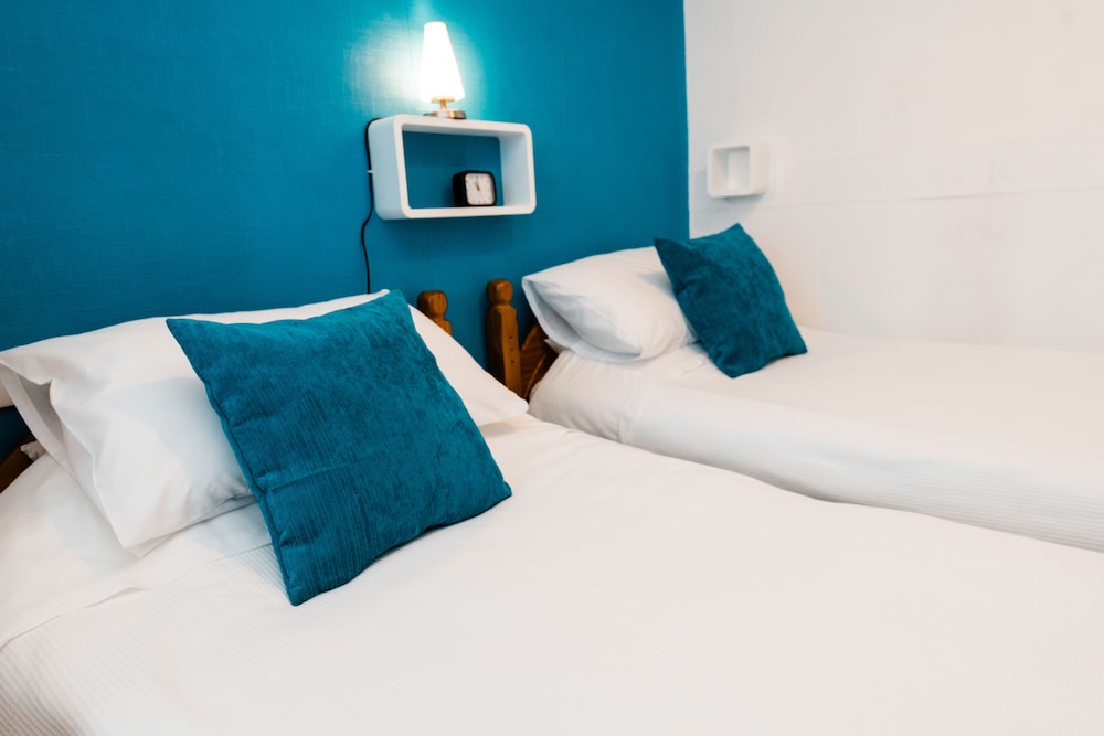 Twin Room, Ensuite photo 3