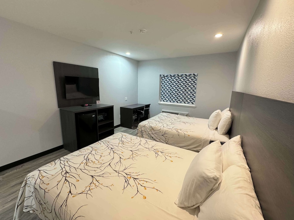 Room, 2 Double Beds, Smoking photo 1