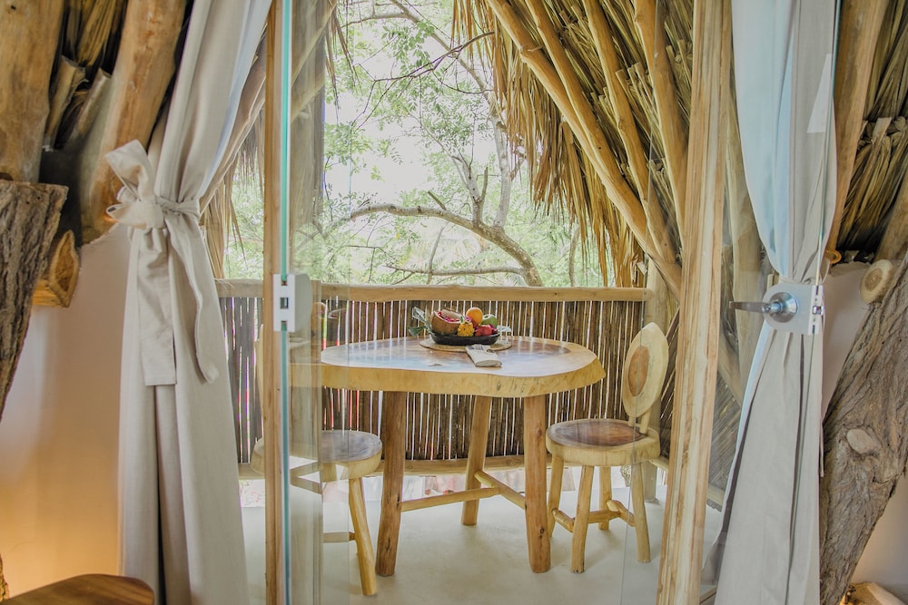 Suite, Multiple Beds, Balcony, Sea View photo 2