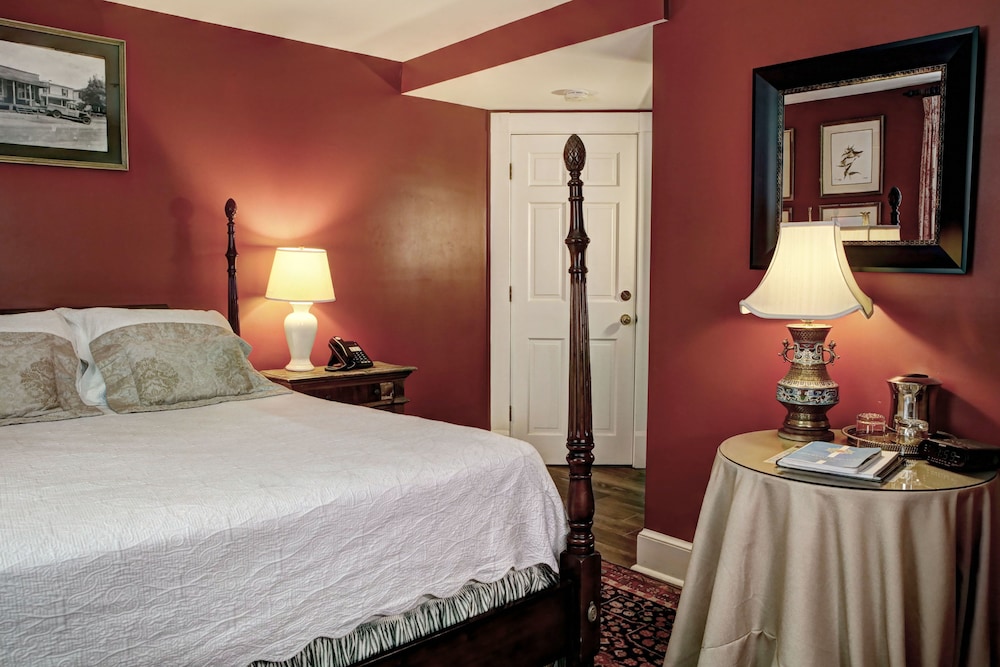 Room 16 (Ground Level)