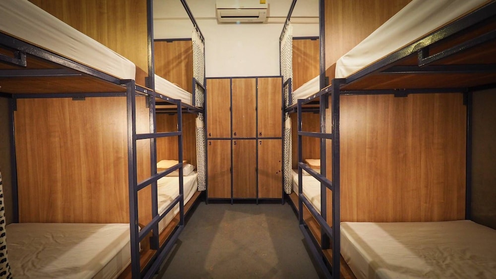 Shared Dormitory, Mixed Dorm