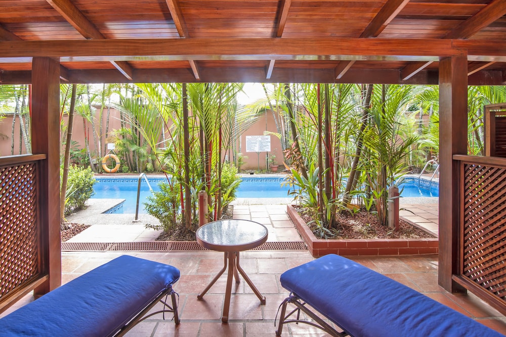 Double Room, 2 Queen Beds, Garden View - Photo 5