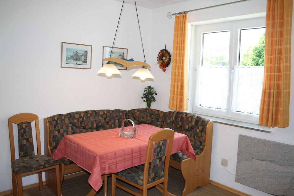 Comfort Apartment, 2 Bedrooms, Balcony, Mountain View photo 2