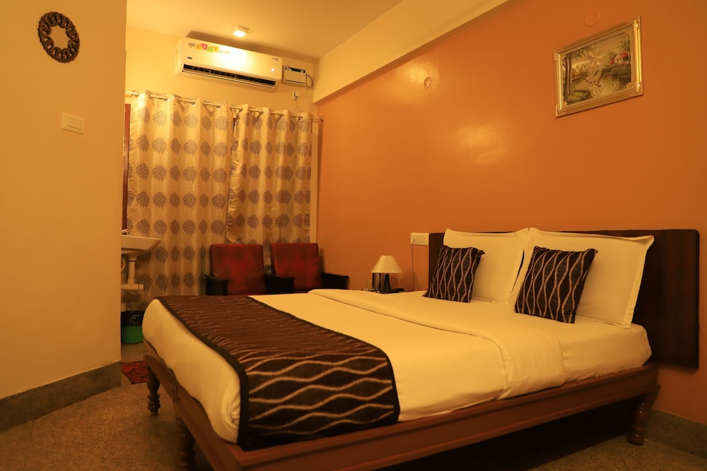 Deluxe Room, 1 Bedroom, Non Smoking, City View (Airconditioned) photo 1