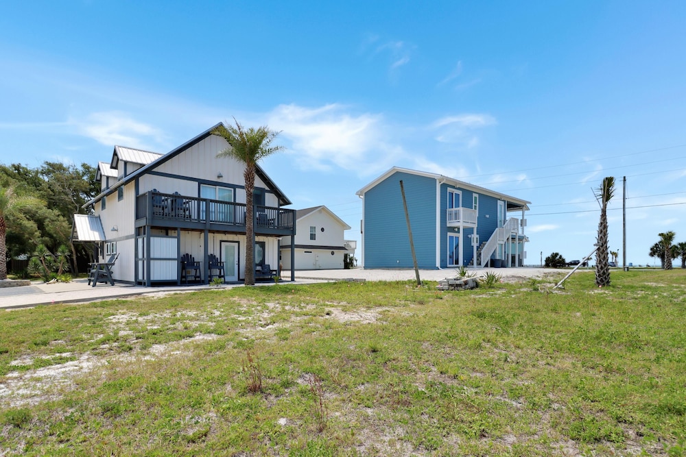 House, Multiple Beds (Sugar Sands)
