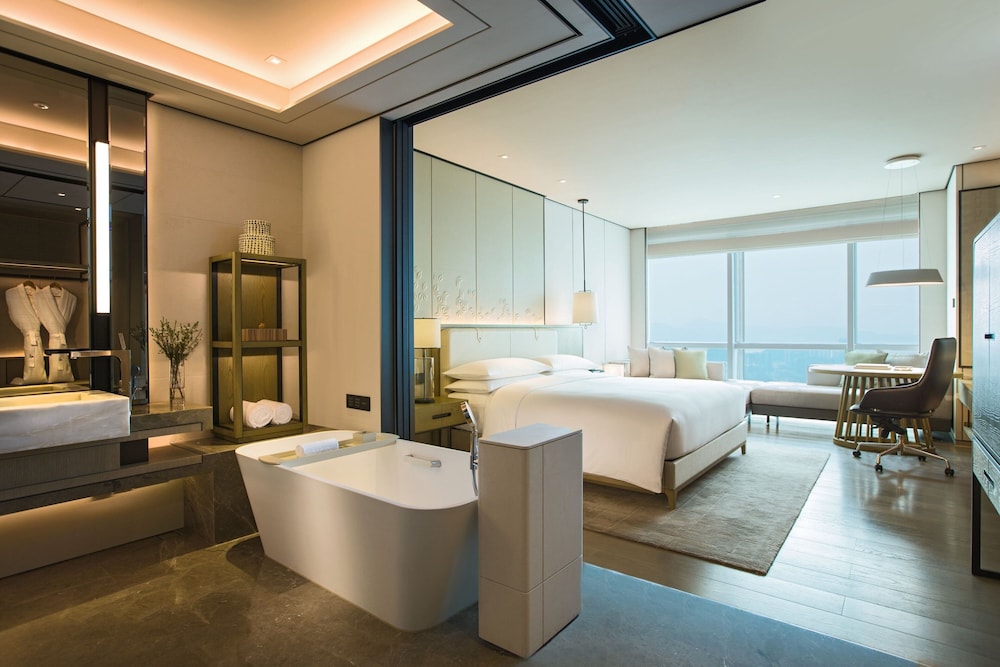 Executive Room, 1 King Bed, Bay View photo 1