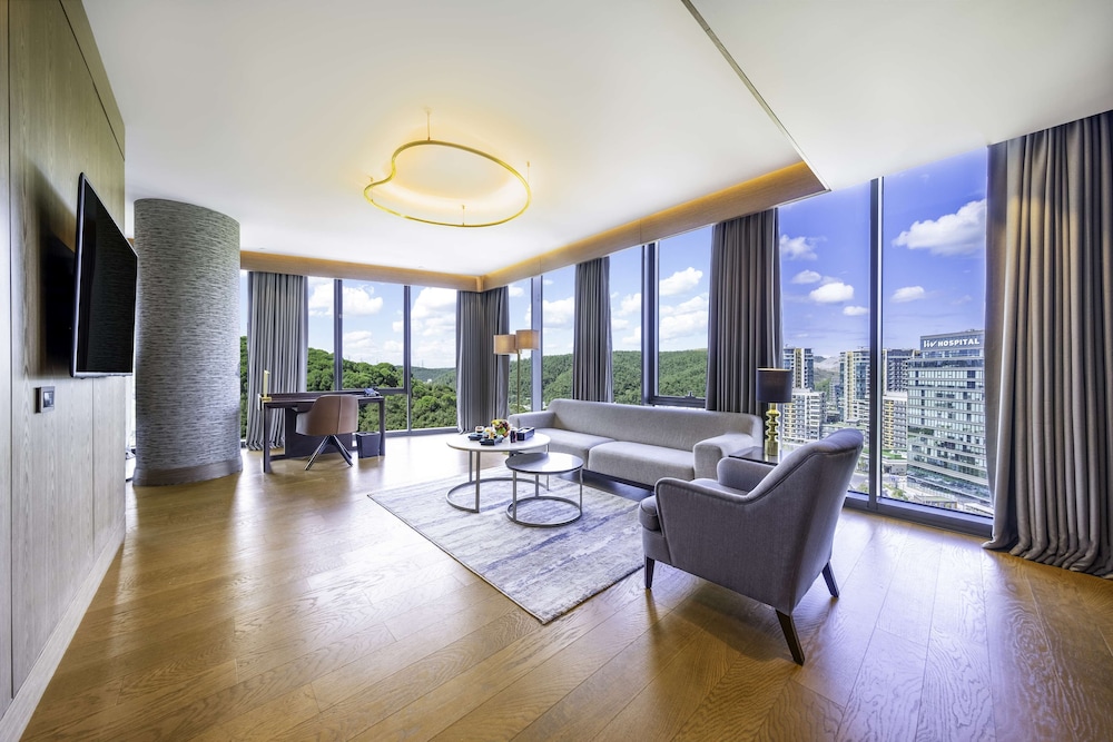 Suite, 1 Bedroom, City View with Lounge Access - Photo 1