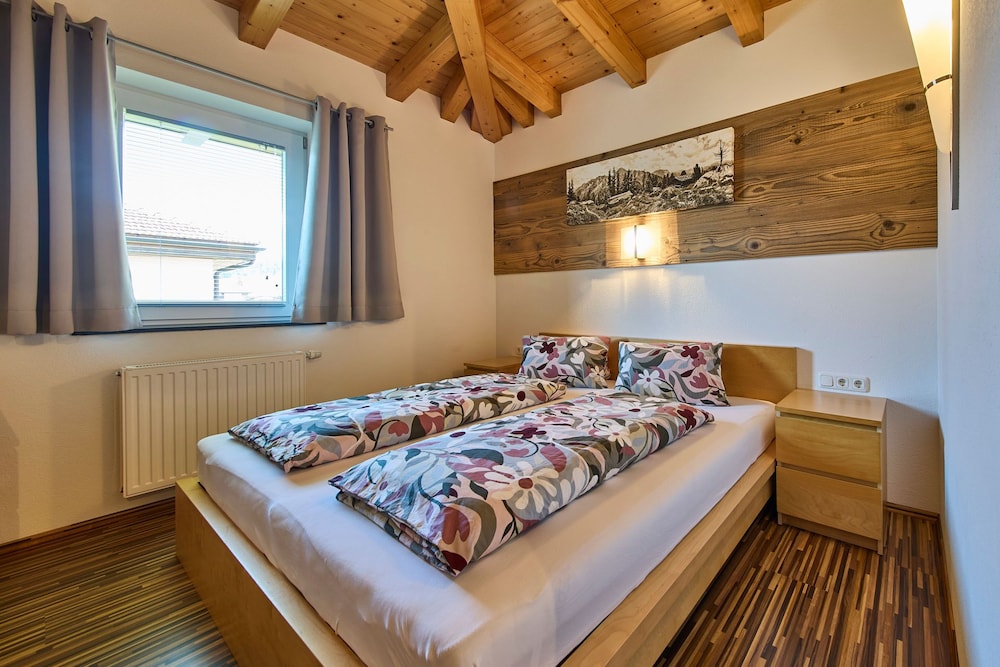 Comfort Apartment, 2 Bedrooms, Balcony, Mountain View photo 2