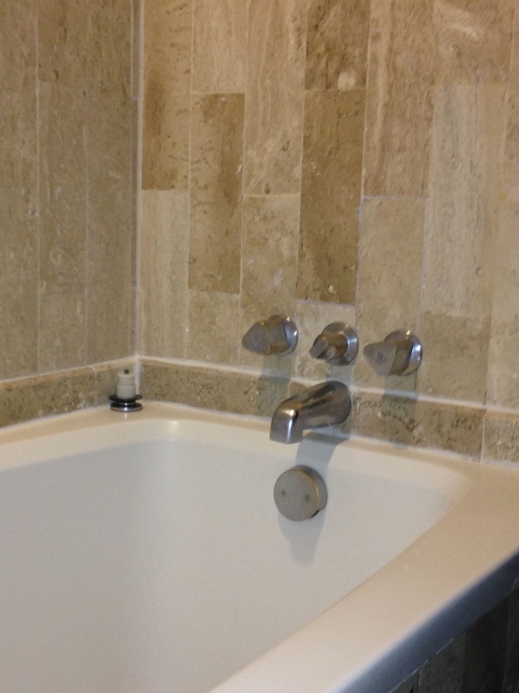 Deluxe Room, 1 Double Bed - Photo 10