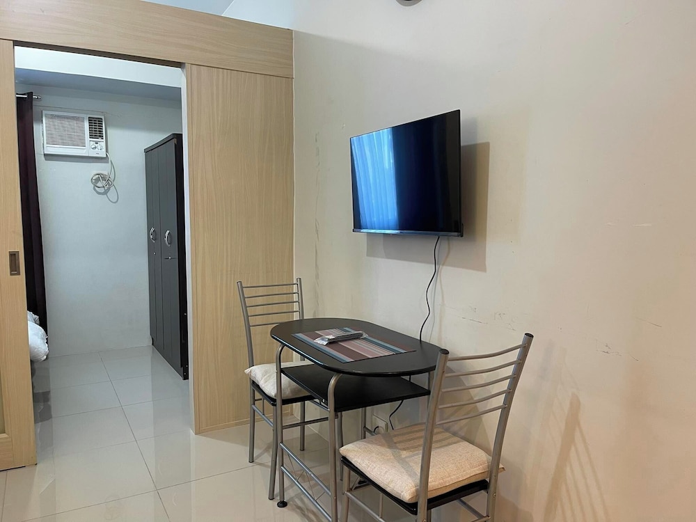 Condo, 1 Bedroom, Non Smoking photo 3