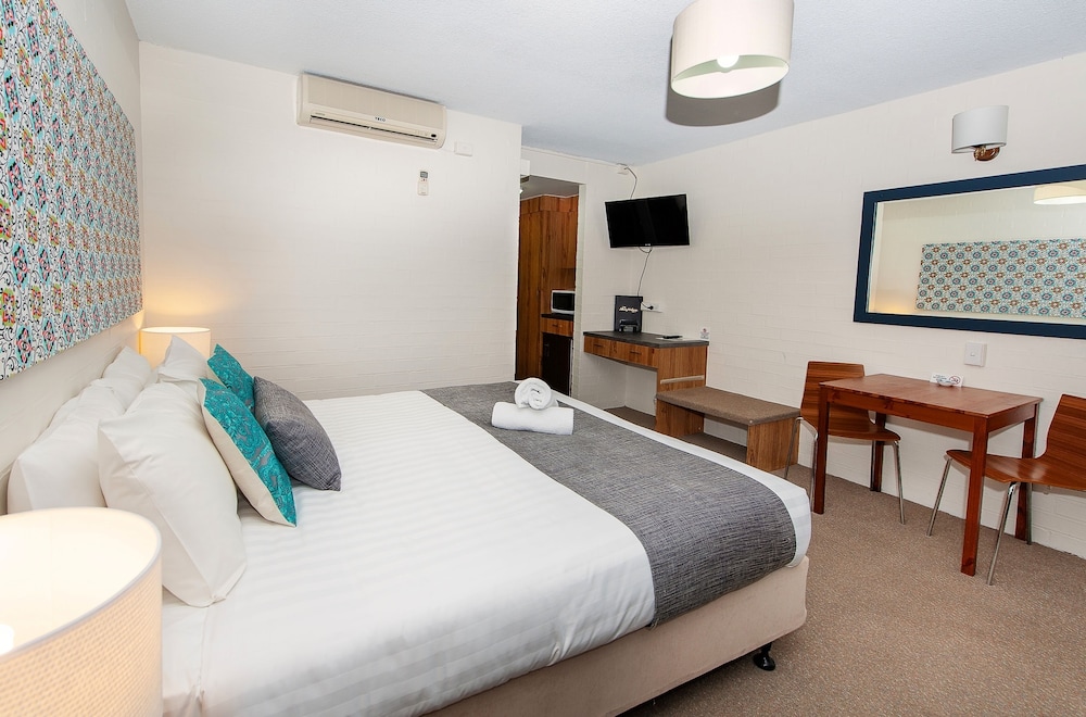 Standard Room, 1 Queen Bed photo 1