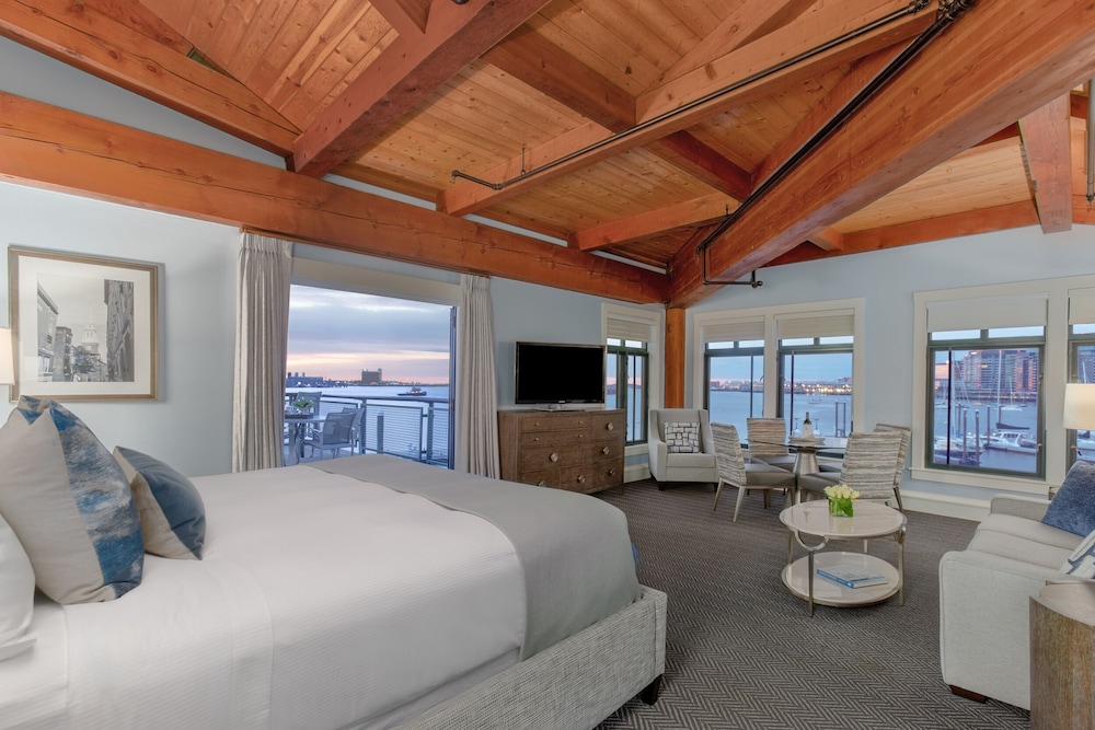 Deluxe Room, 1 King Bed with Sofa bed, Harbor View photo 2