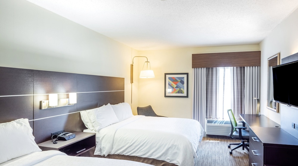 Standard Room, 2 Queen Beds - Photo 5