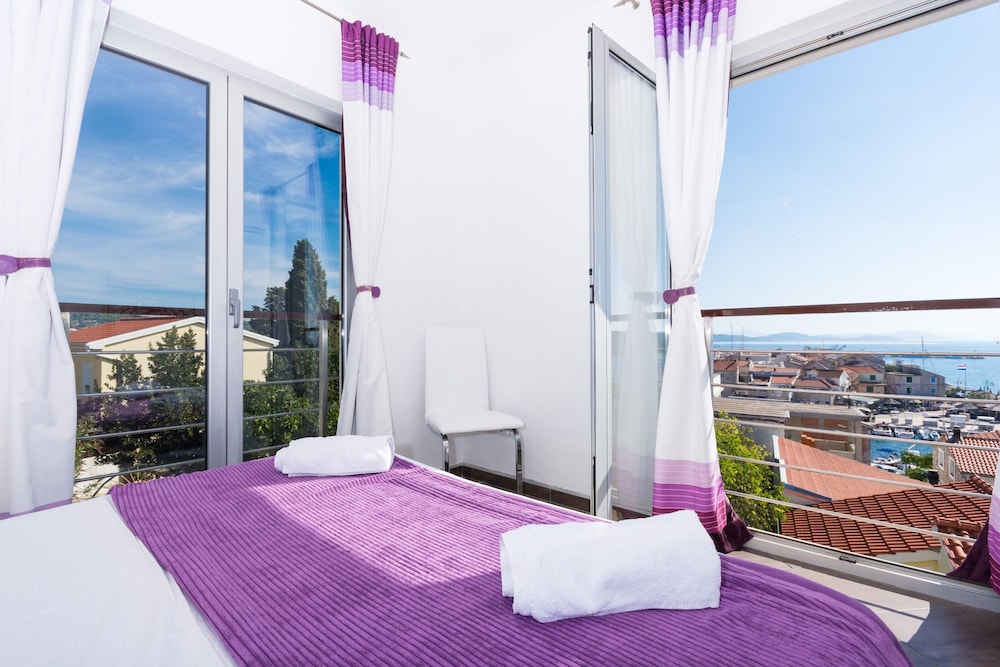 Apartment, 2 Bedrooms, Smoking, Balcony photo 1