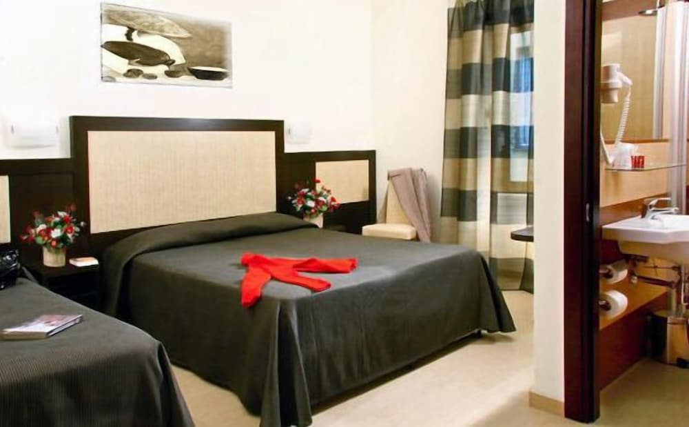 Standard Triple Room photo 3