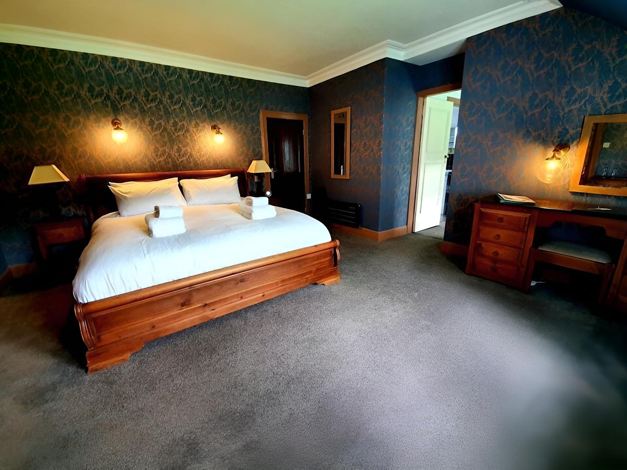 Suite, Lake View (Earn Suite - Dinner Included) photo 1