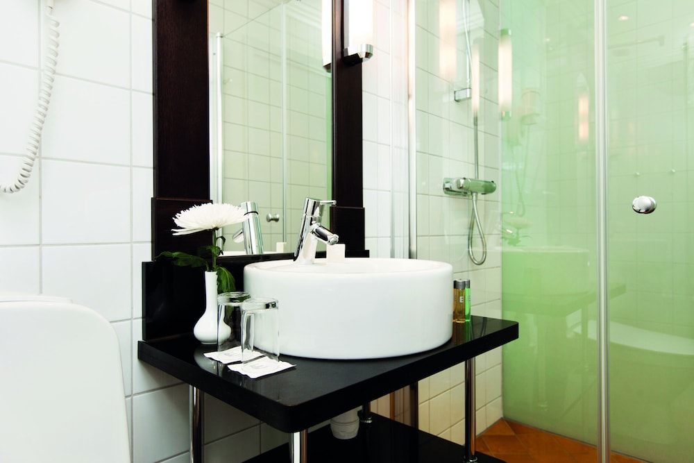 Standard Twin Room - Photo 6