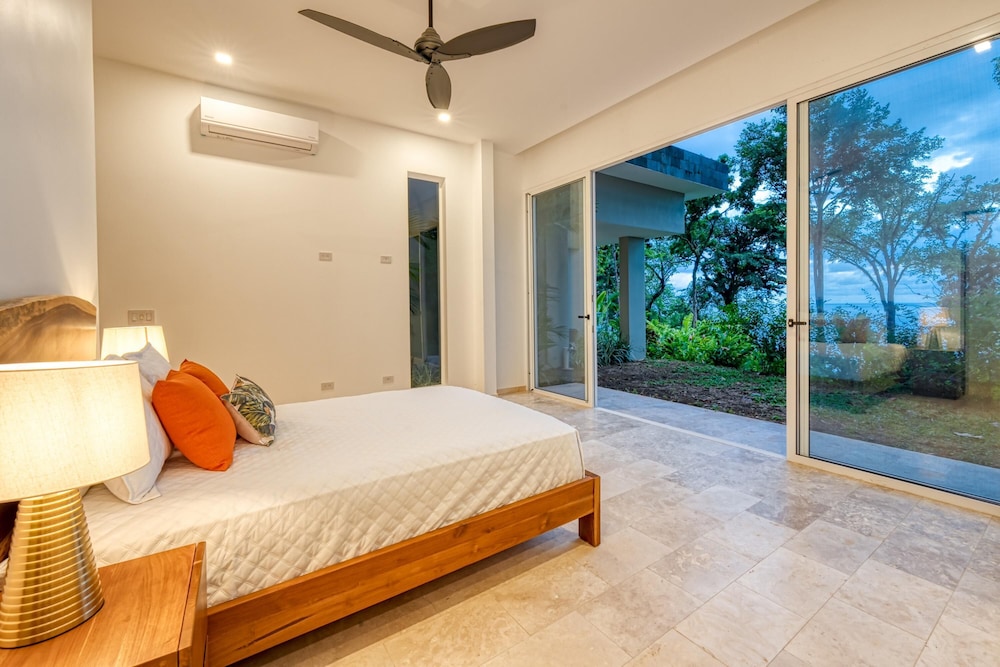 Villa photo 1