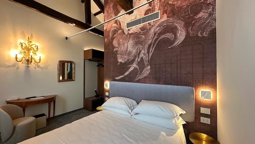 Deluxe Double or Twin Room photo 1
