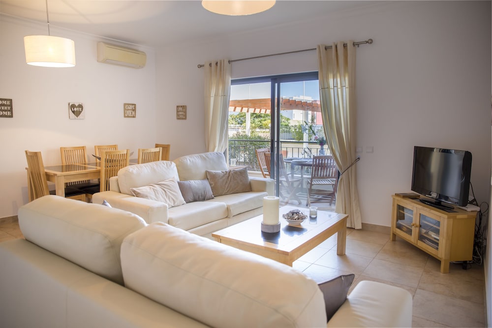 Apartment, 2 Bedrooms, Pool Access