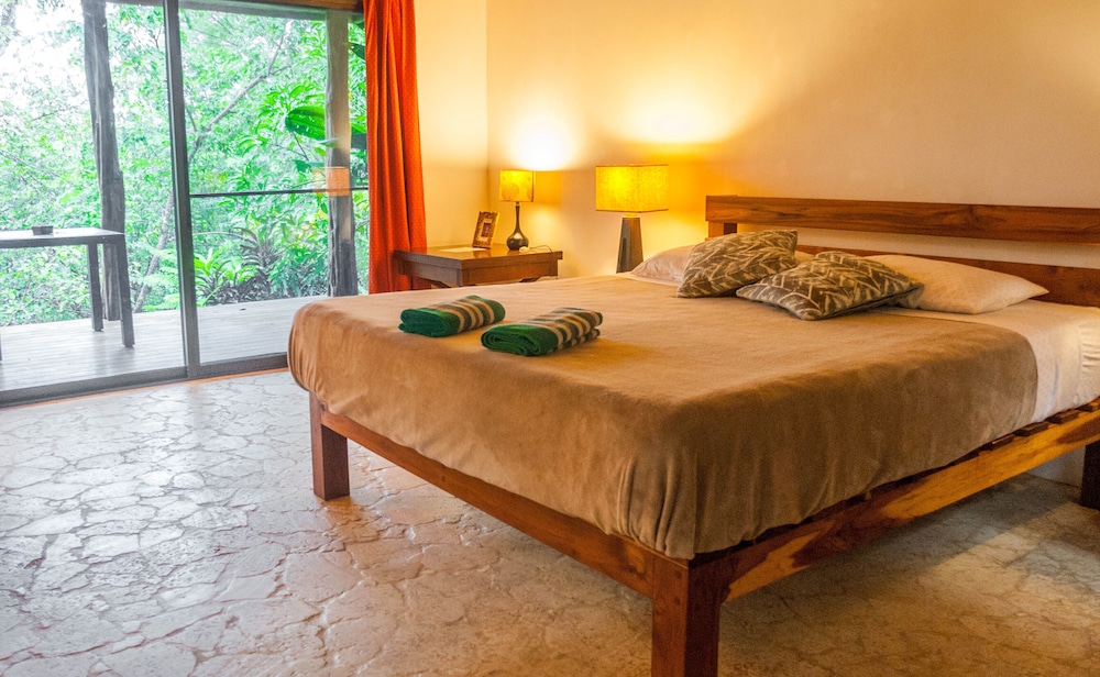 Premium Bungalow, 1 King Bed, Non Smoking, Mountain View