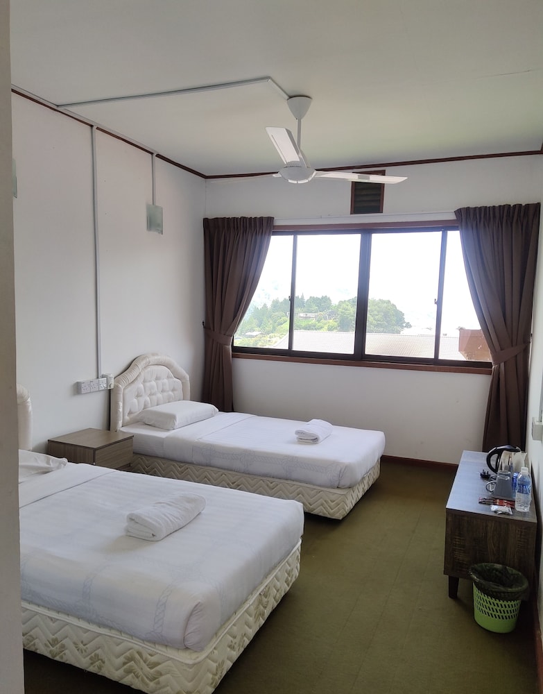 Basic Twin Room, 2 Twin Beds photo 1