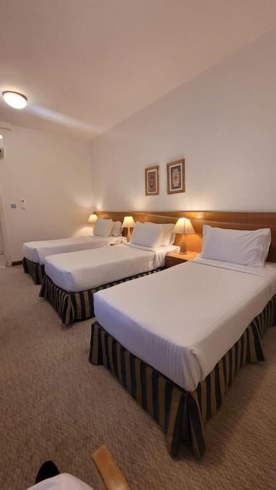 Executive Suite - Photo 1