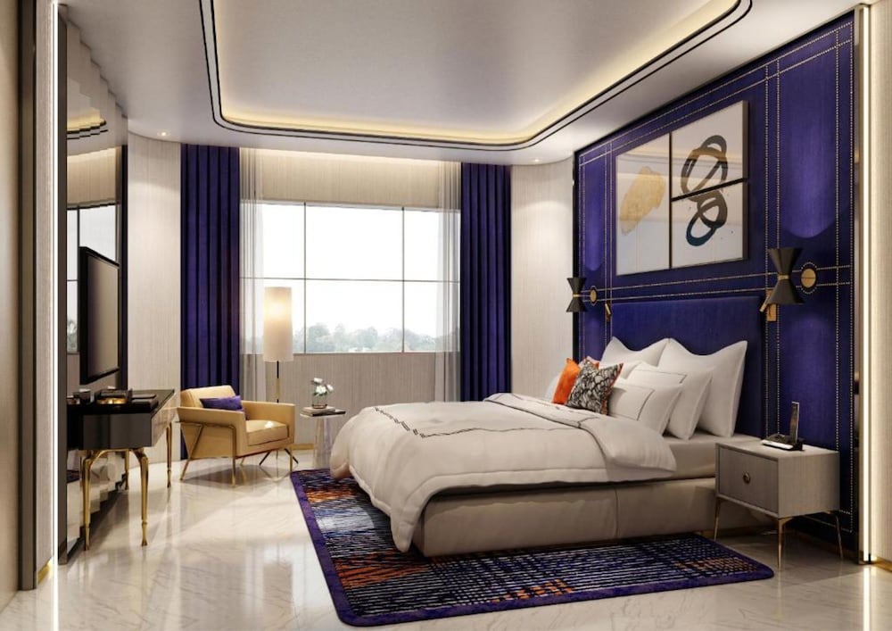 Executive Suite (Glee) photo 1