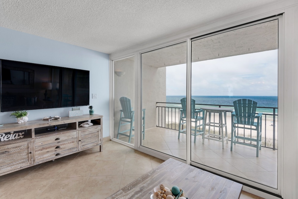 Standard Condo, 2 Bedrooms, 2 Bathrooms, Beachfront (Living Room Beachfront) (Furnishings vary) photo 2
