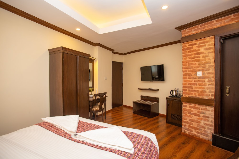 Deluxe Double Or Twin Room - Photo 16