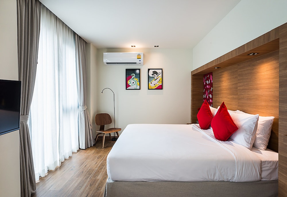 room photo