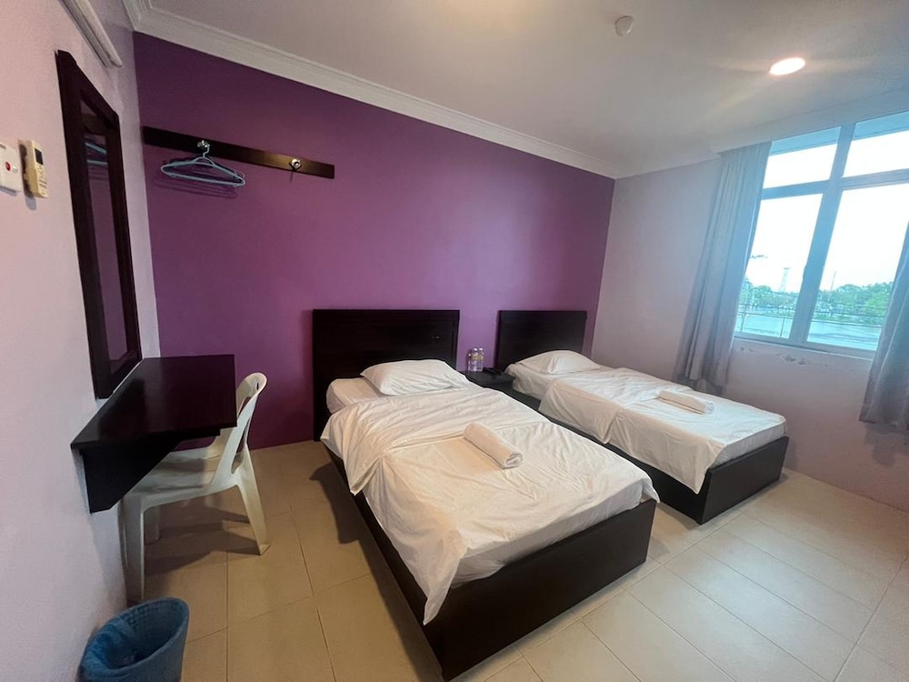 Deluxe Twin Room photo 2