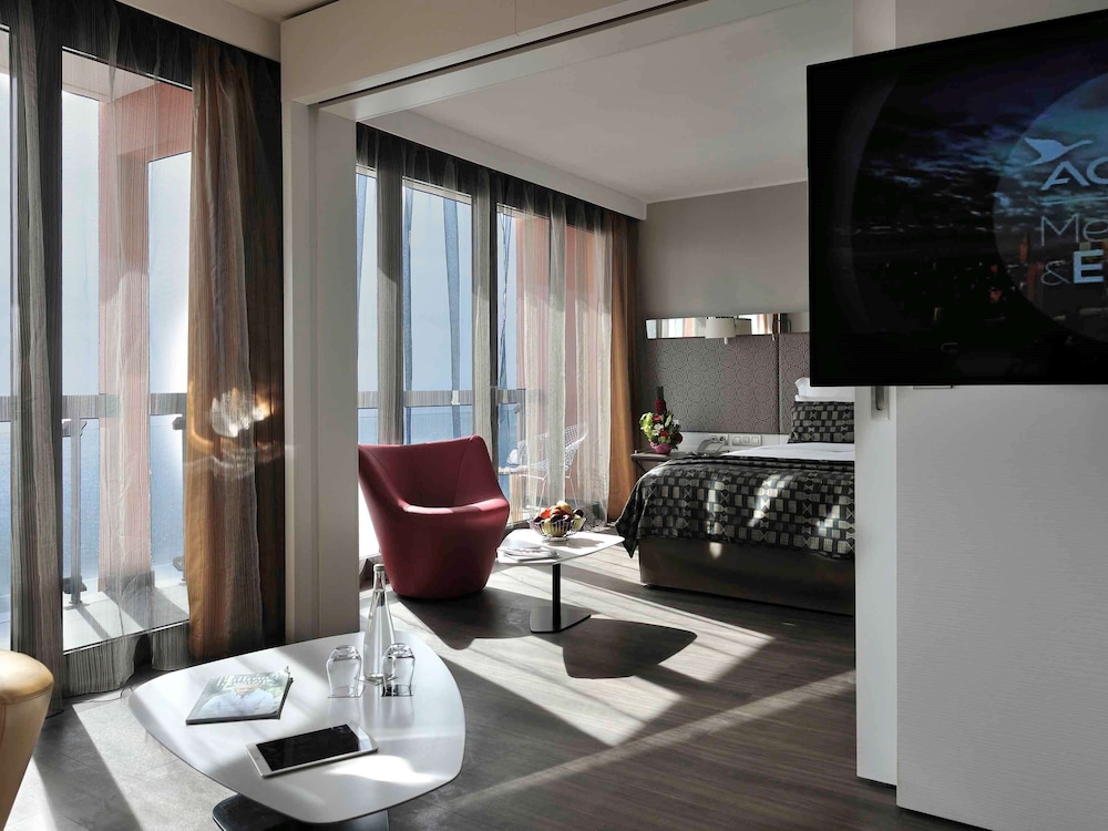 Junior Twin Room, Sea View photo 1