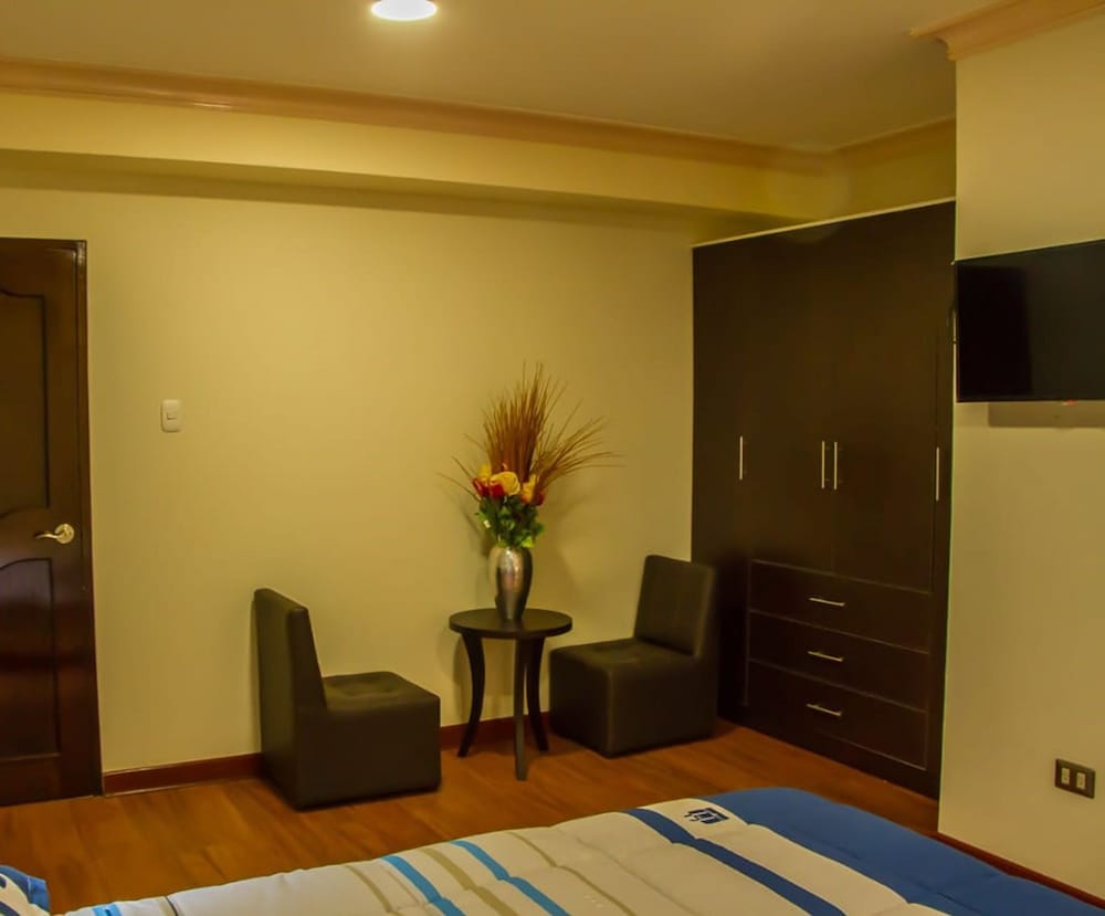 Deluxe Suite, 1 King Bed, Non Smoking, Jetted Tub photo 1