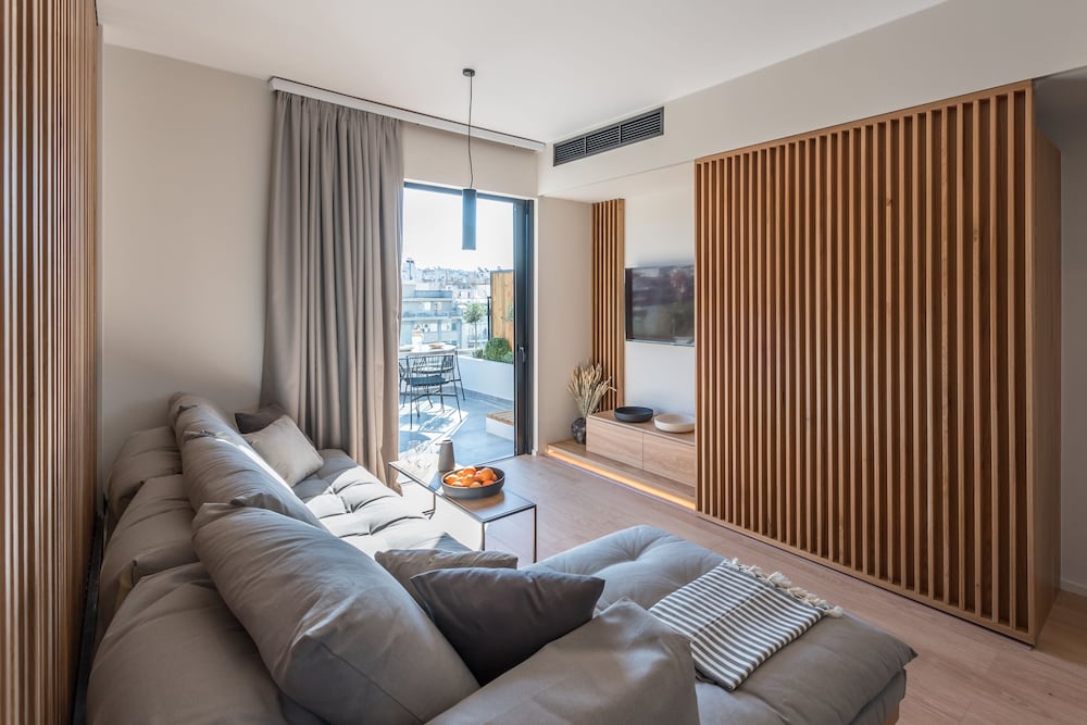 Executive Suite, 1 Queen Bed, City View photo 3