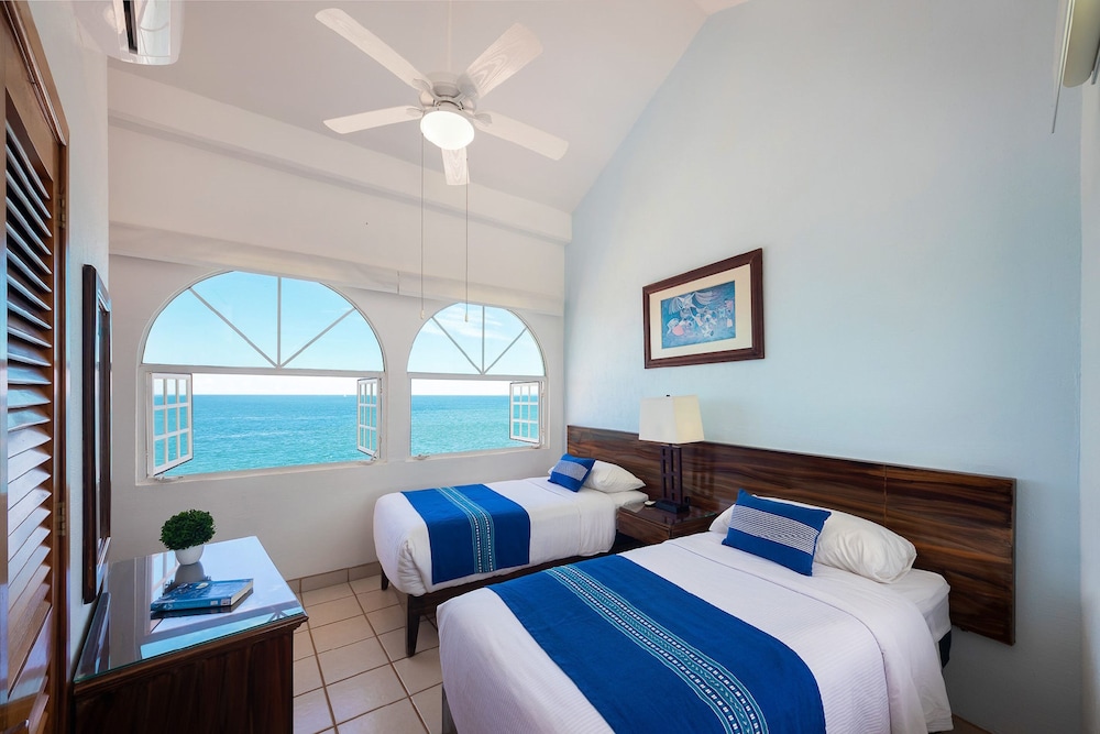 Family Condo, 2 Bedrooms, 2 Bathrooms, Ocean View, Balcony