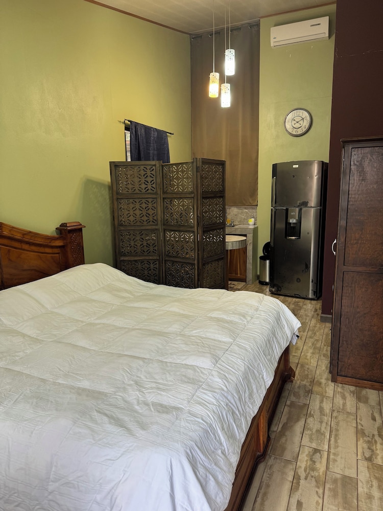 Deluxe Studio Suite