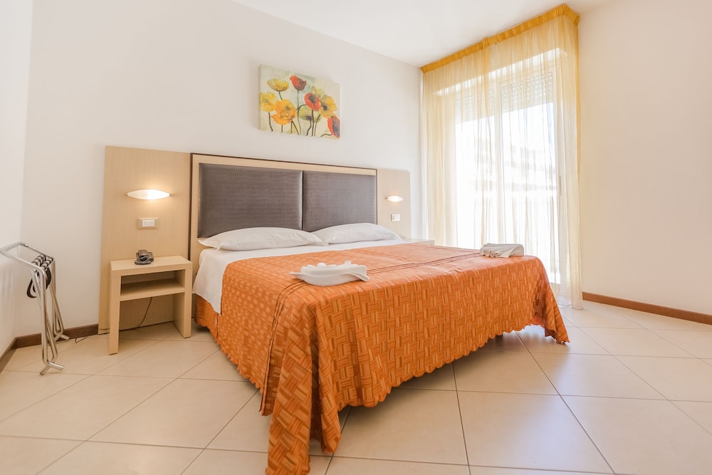 Classic Double or Twin Room - Photo 1