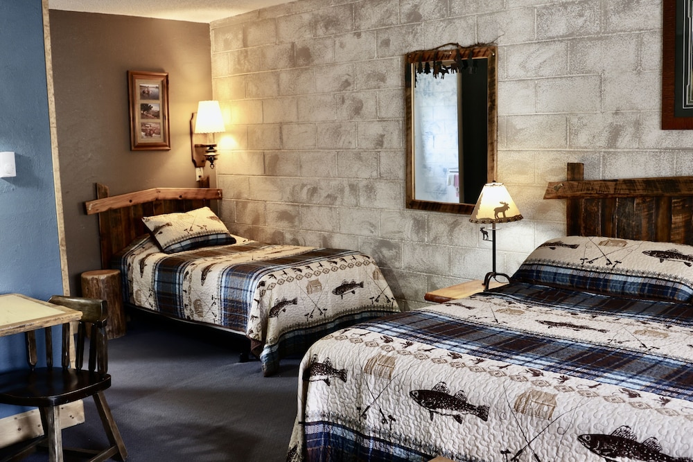Basic Studio Suite, Multiple Beds