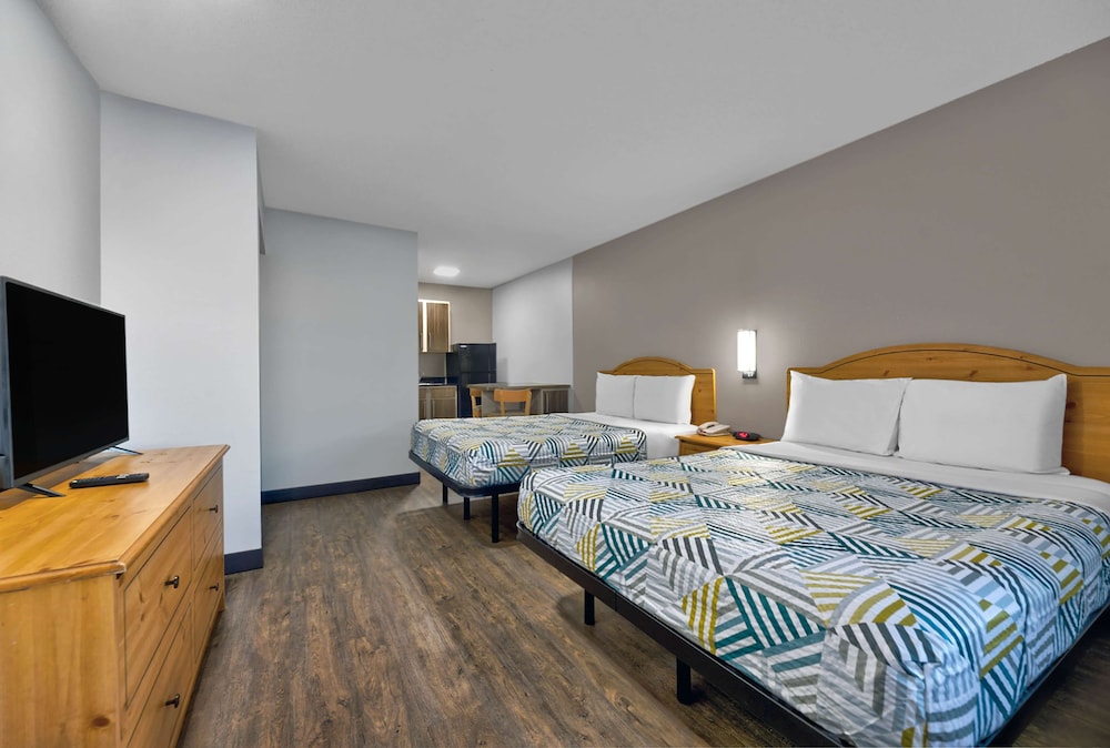 Standard Room, 2 Double Beds, Accessible, Non Smoking photo 1