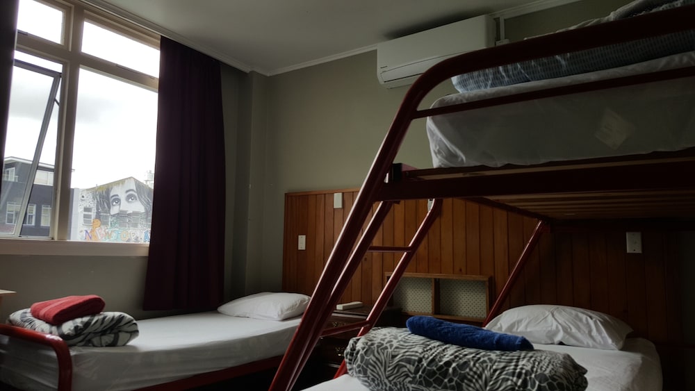 Shared Dormitory (5 Person, Mixed) photo 1