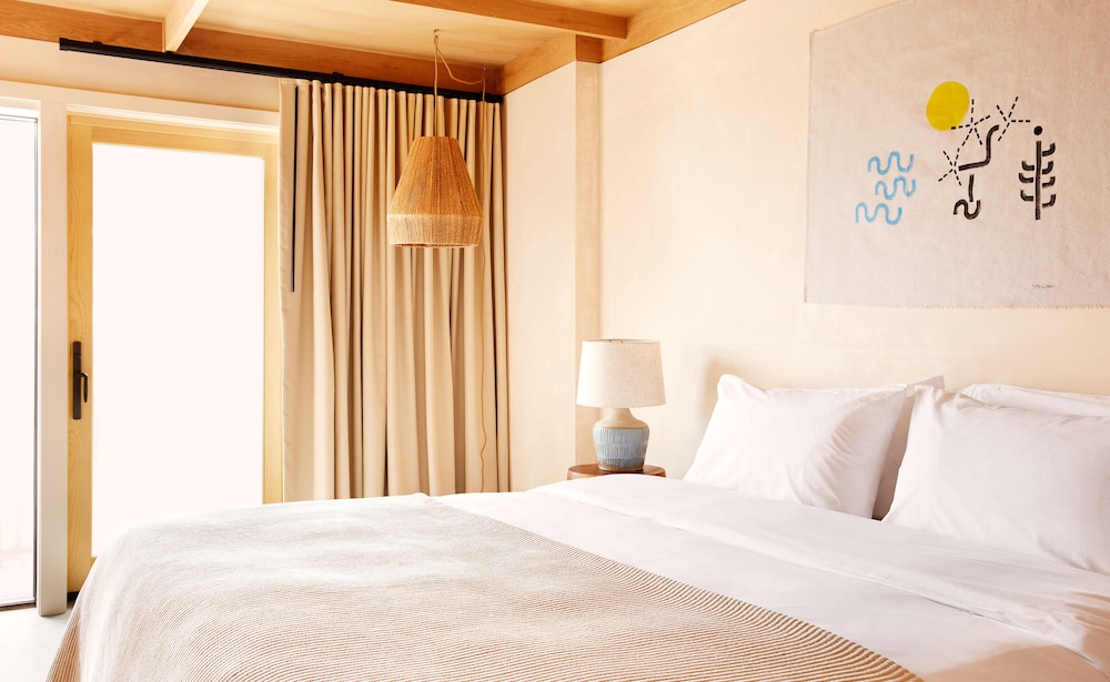 Oceanview King, Partial View photo 1