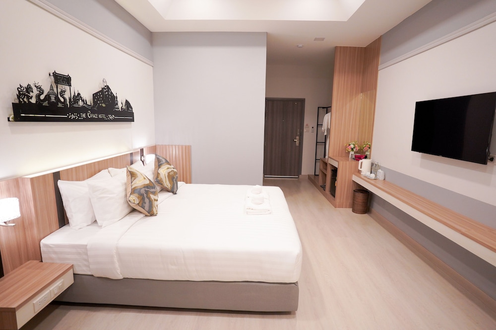 Premier Double Room, 1 King Bed photo 3