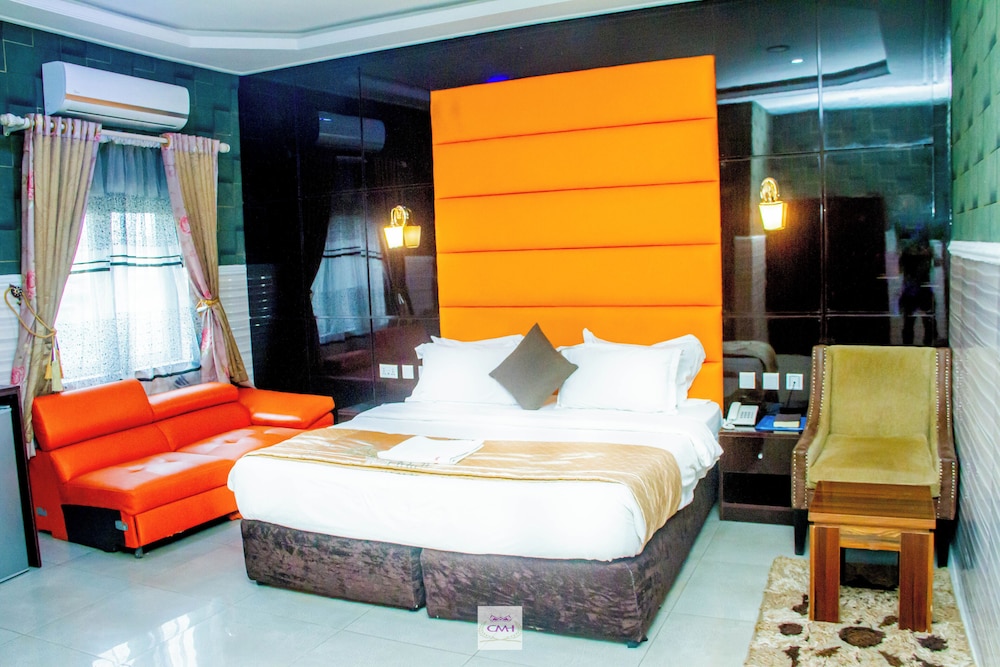 Grand Villa photo 2