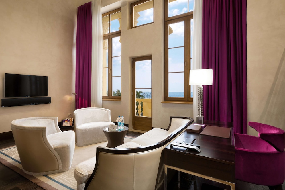 Suite, 1 King Bed (Duplex Suite) photo 2